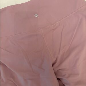 Lululemon NWOT Pink Leggings